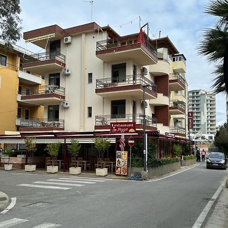 Hotel Dollari Kryemëdhej Extérieur photo